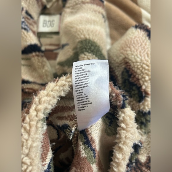 BDG Urban Outfitters Scotty Printed Fleece Mock Neck Half-Zip - Picture 4 of 15